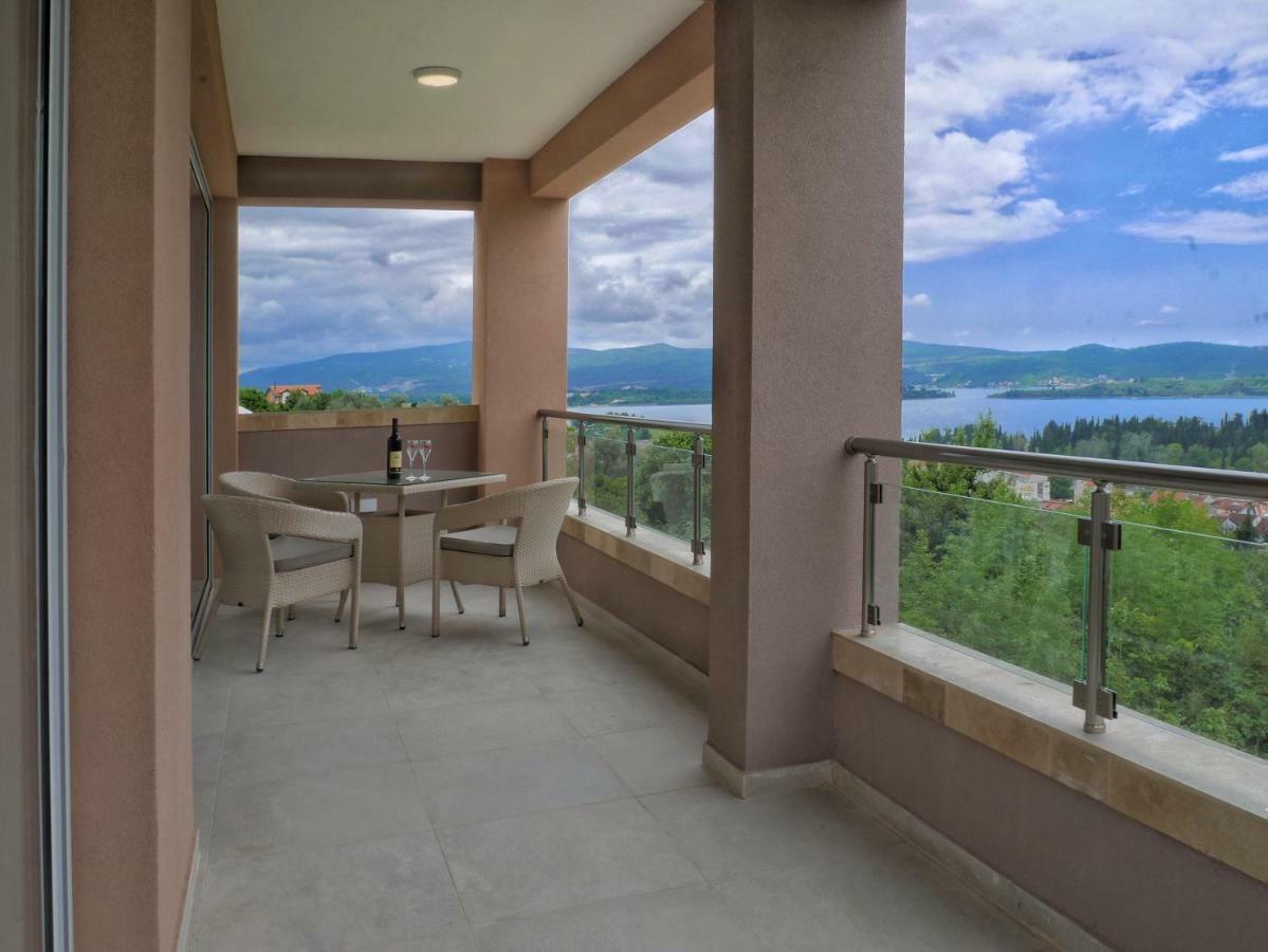 Villa Travertino Tivat Exterior photo